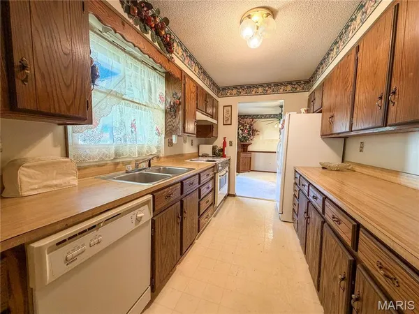 $210,000 | 903 Glenn Drive, Sikeston, MO 63801
