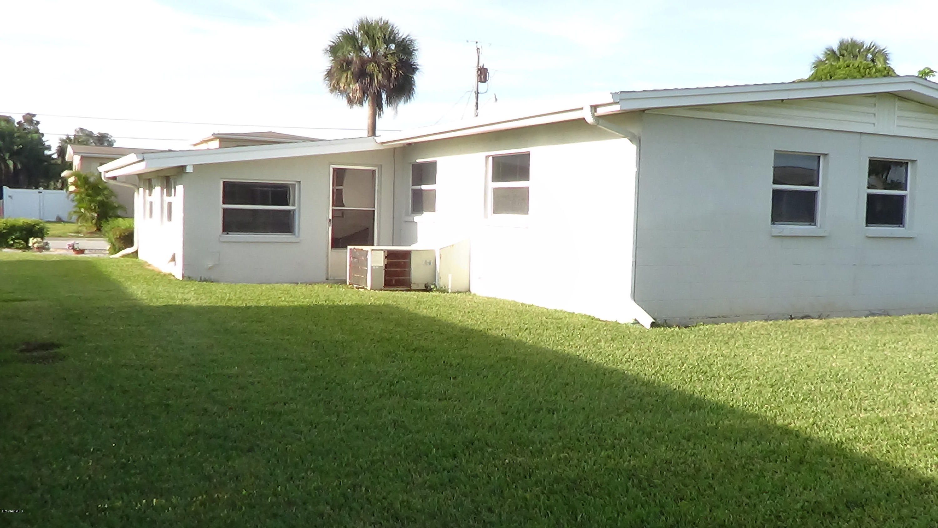 360 Needle Boulevard Merritt Island, FL 32953 - Photo 7 of 22 DSC01289