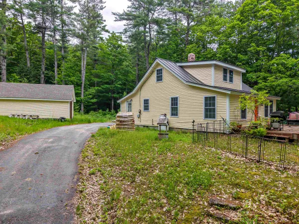 $300,000 | 136 Prospect Hill Road, Sunapee, NH 03782