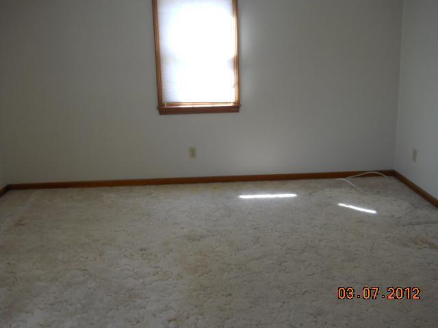 38 Captain Jacs Road Centerville, MA 02632 - Photo 5 of 8 an empty room with a window