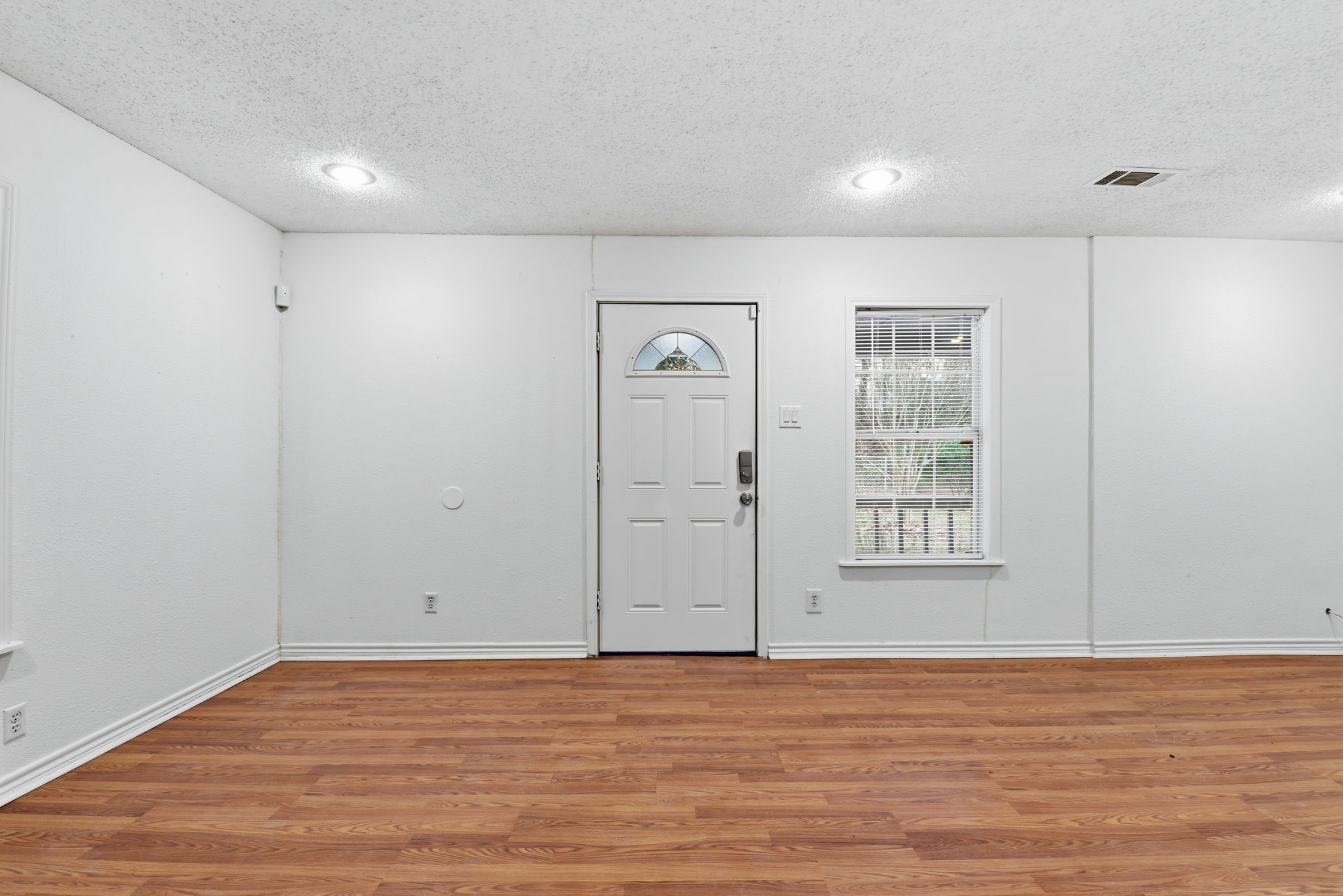 402 Anderson Road Livingston, TX 77351 - Photo 8 of 49