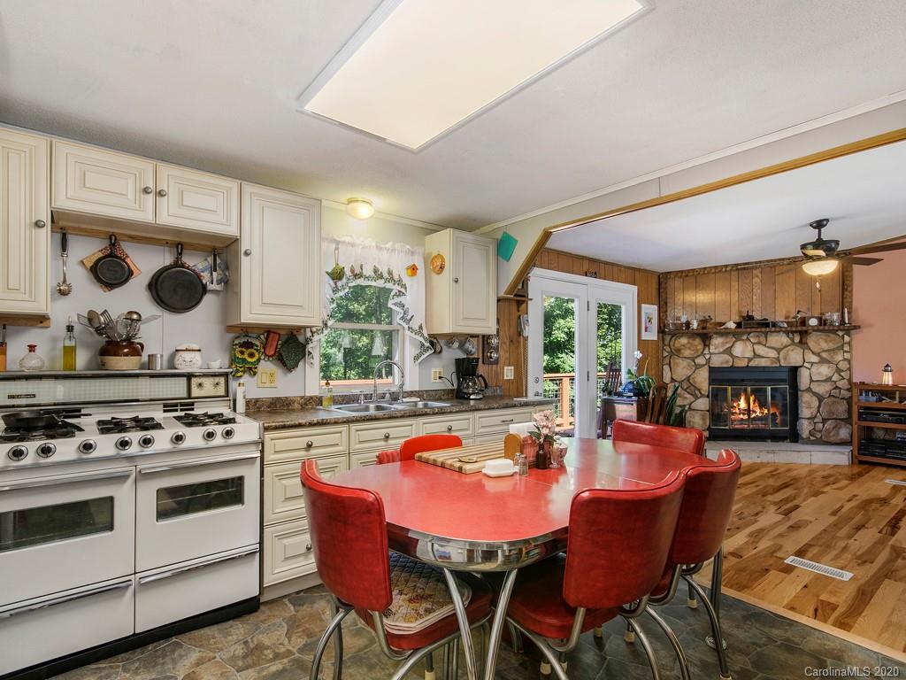888 Hall Top Road Waynesville, NC 28786 - Photo 6 of 17