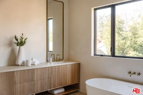 $4,195,000 | 1611 South Bedford Street, Los Angeles, CA 90035