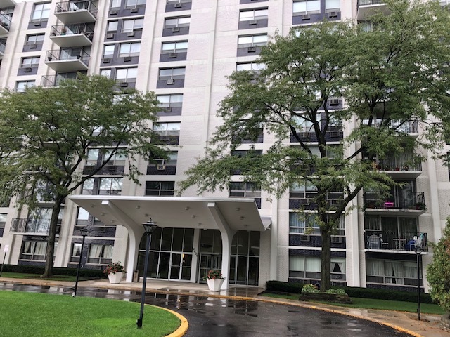 9001 Golf Road, Unit 9A Des Plaines, IL 60016 - Photo 2 of 22