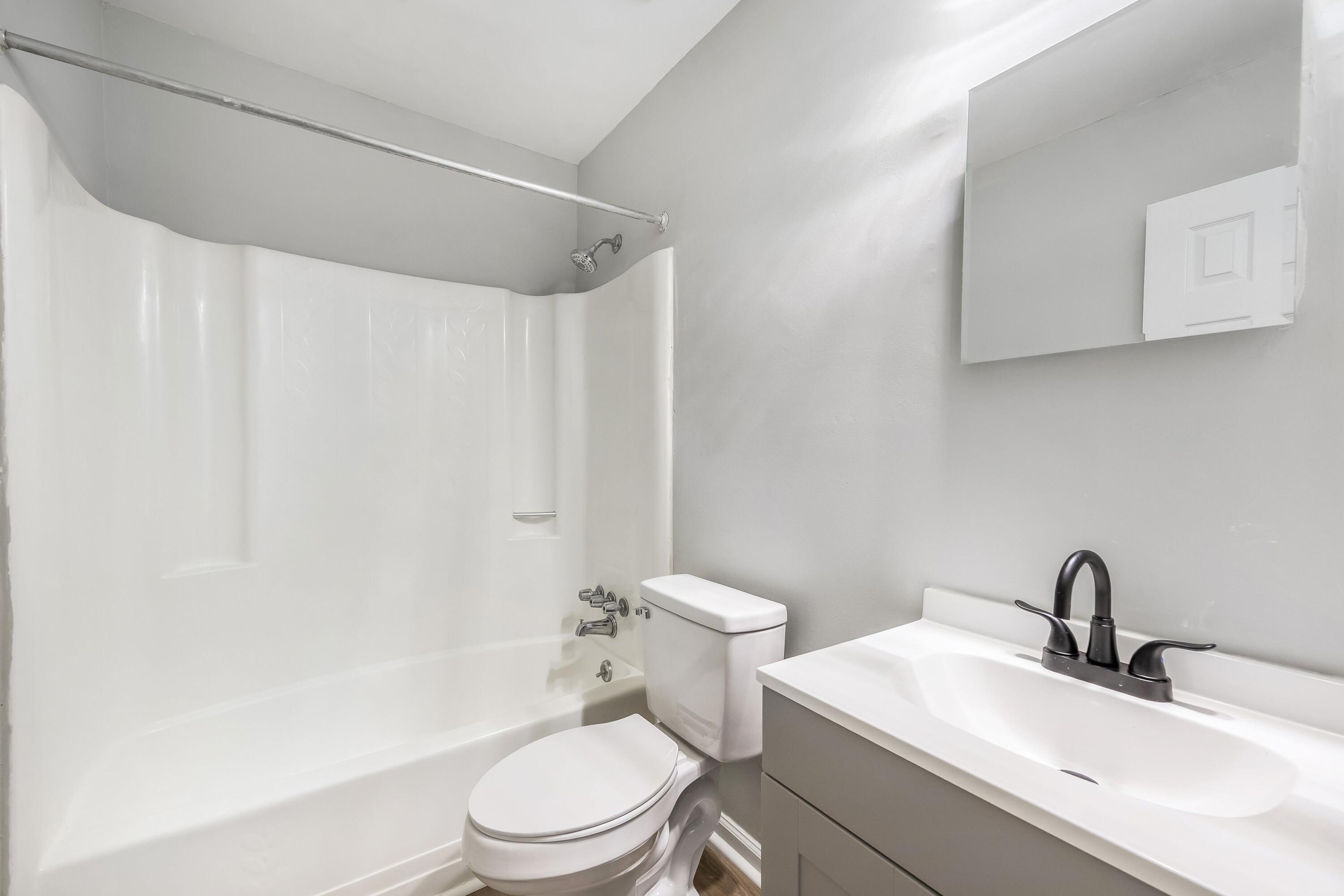119 Cedar Grove Drive, Unit A & B North Charleston, SC 29420 - Photo 13 of 32 Unit B Bathroom 1