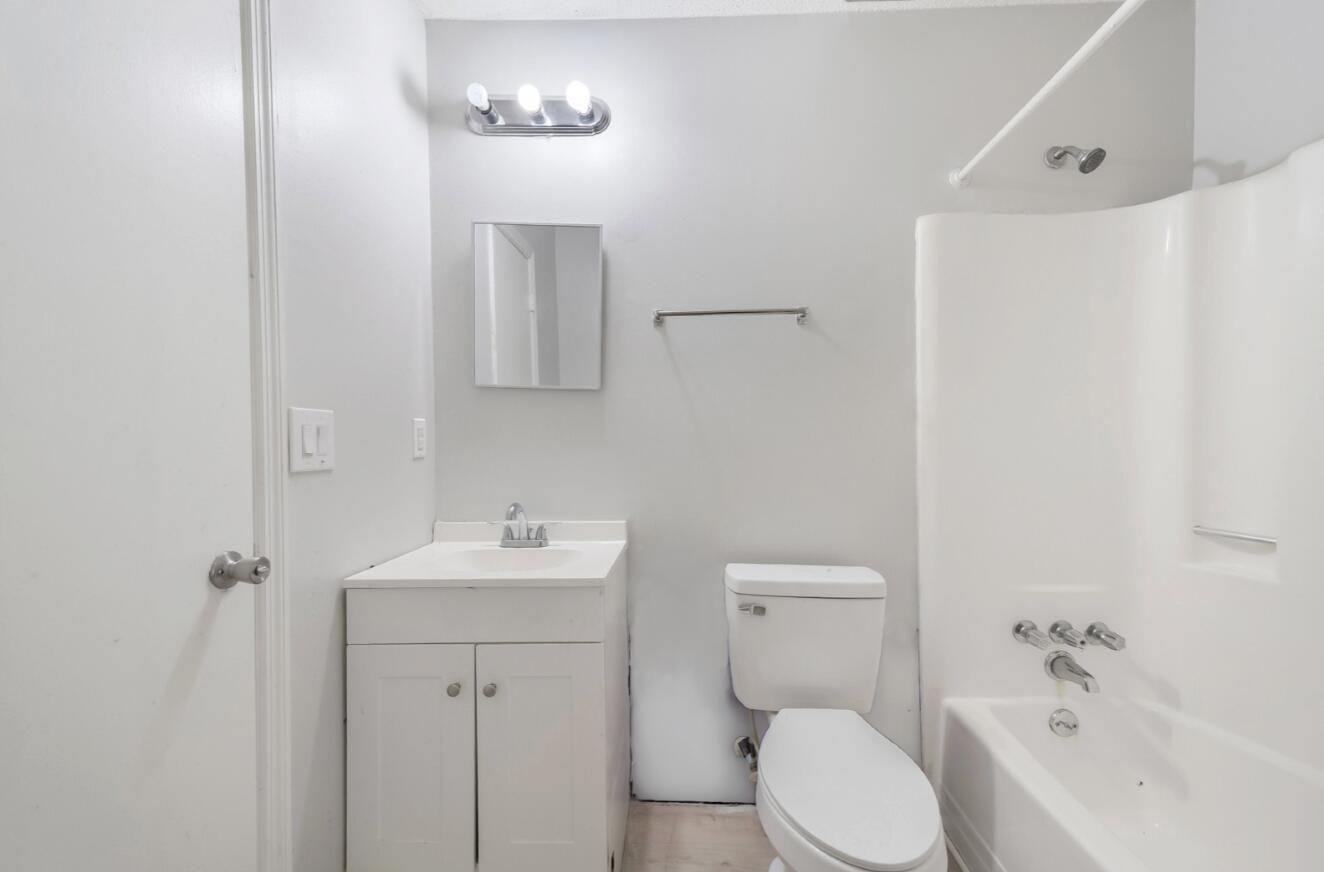 119 Cedar Grove Drive, Unit A & B North Charleston, SC 29420 - Photo 28 of 32 Unit A Bathroom 2