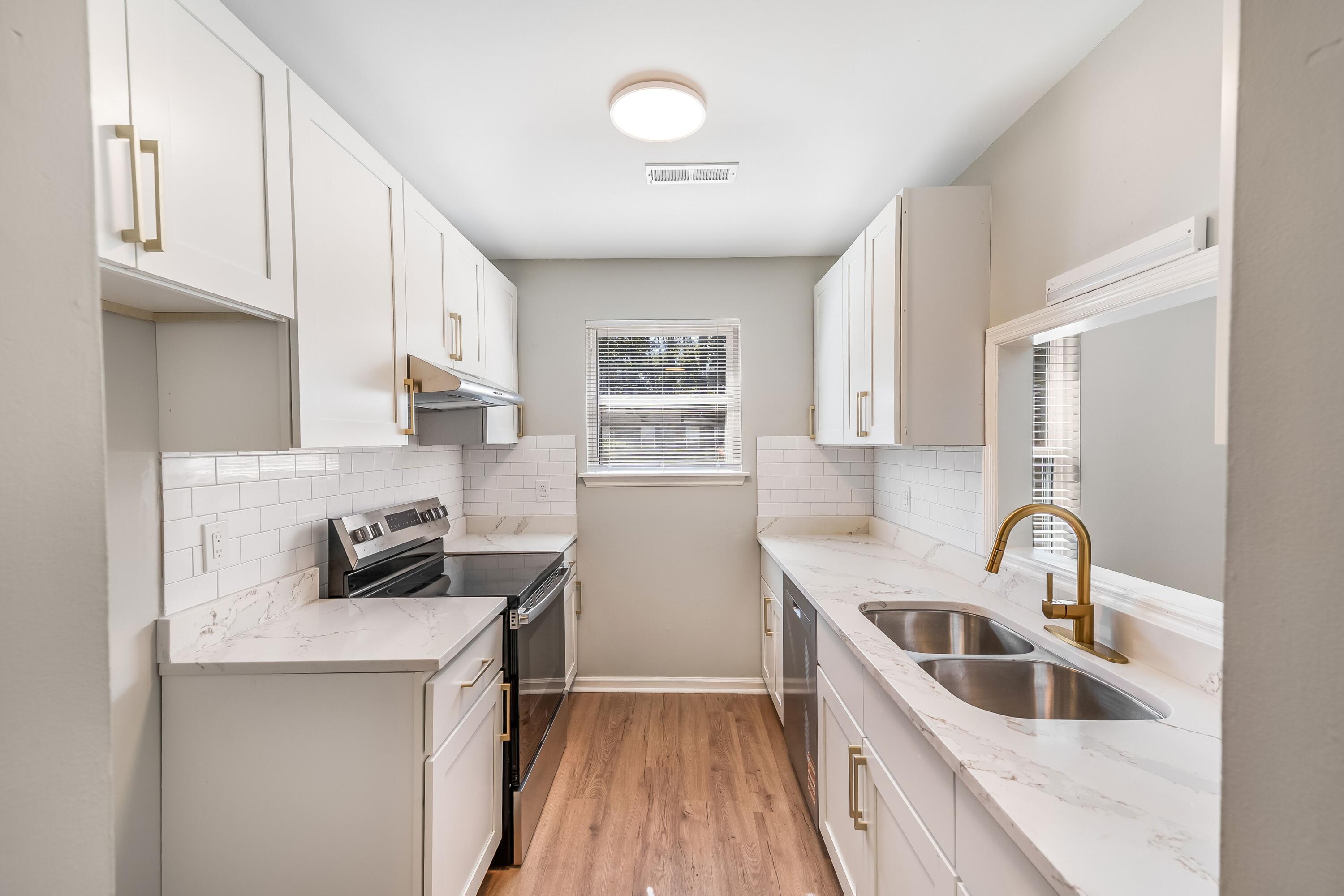 119 Cedar Grove Drive, Unit A & B North Charleston, SC 29420 - Photo 6 of 32 Unit B Kitchen