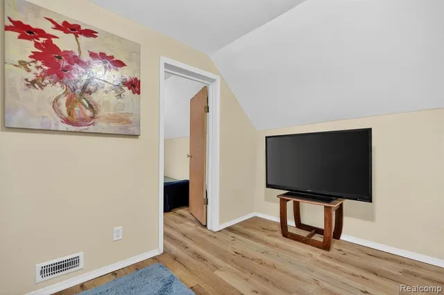 $104,999 | 1128 Hickory Street, Lansing, MI 48912