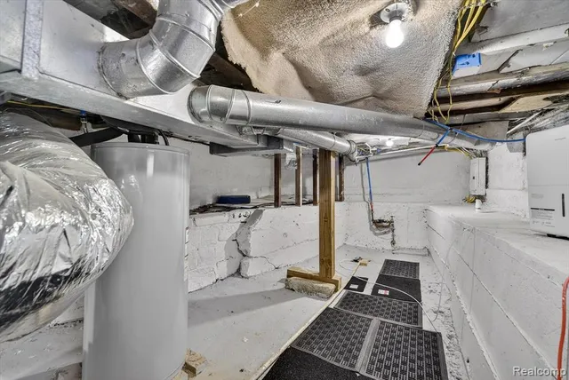 $104,999 | 1128 Hickory Street, Lansing, MI 48912