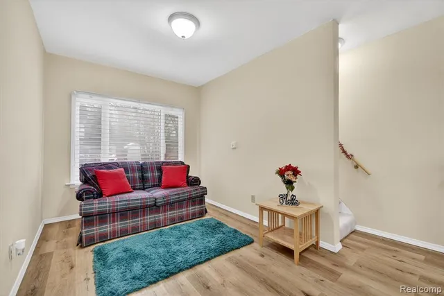 $104,999 | 1128 Hickory Street, Lansing, MI 48912