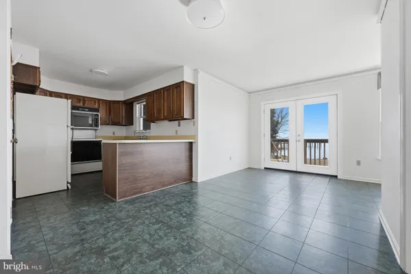 $1,999,995 | 107 West Bay View Drive, Annapolis, MD 21403