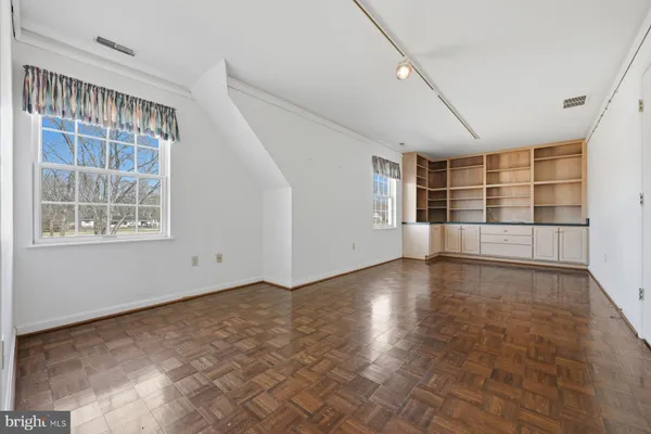 $1,999,995 | 107 West Bay View Drive, Annapolis, MD 21403