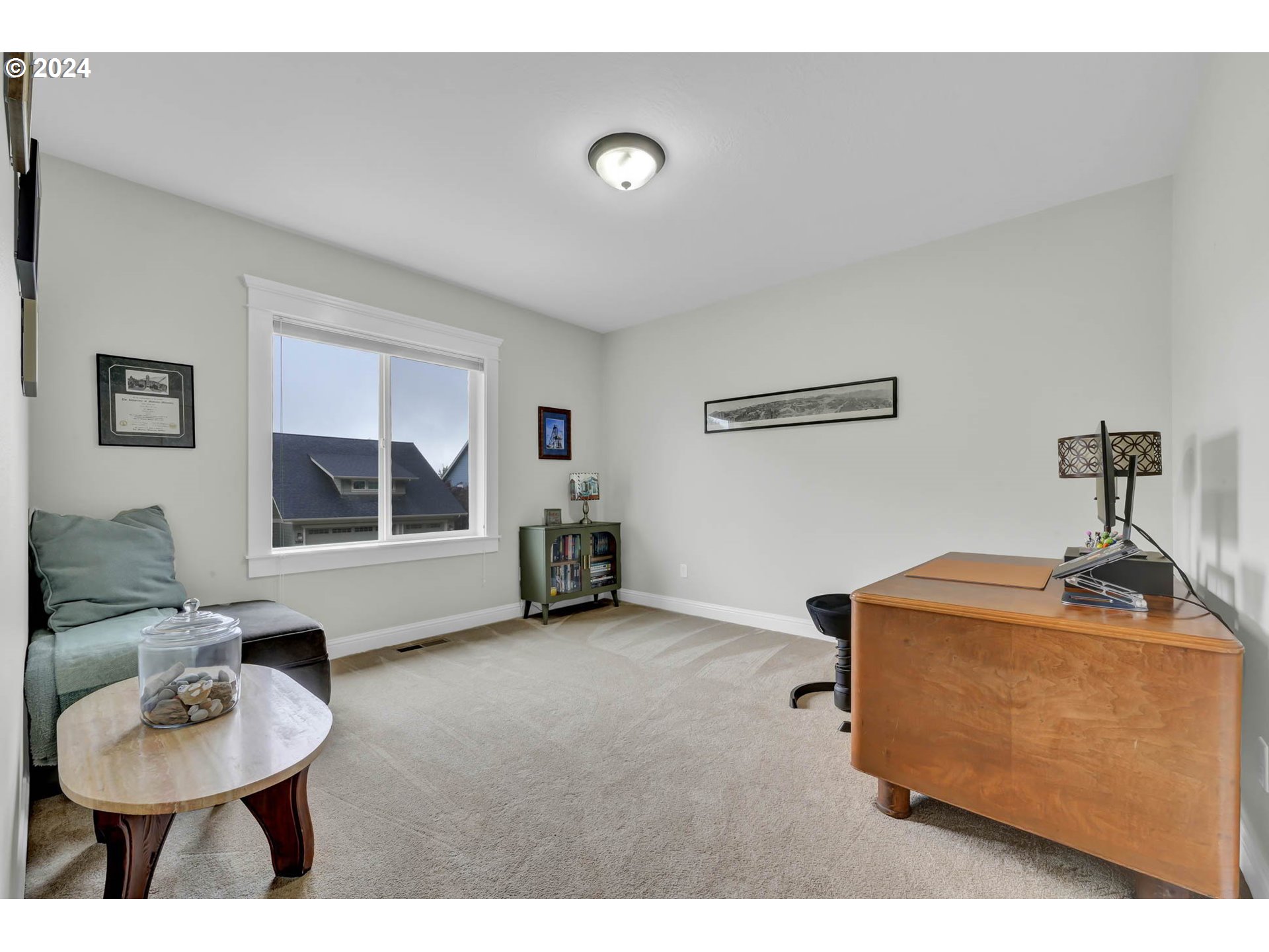 3587 Summit Sky Boulevard Eugene, OR 97405 - Photo 20 of 45 a living room with furniture and a wooden floor