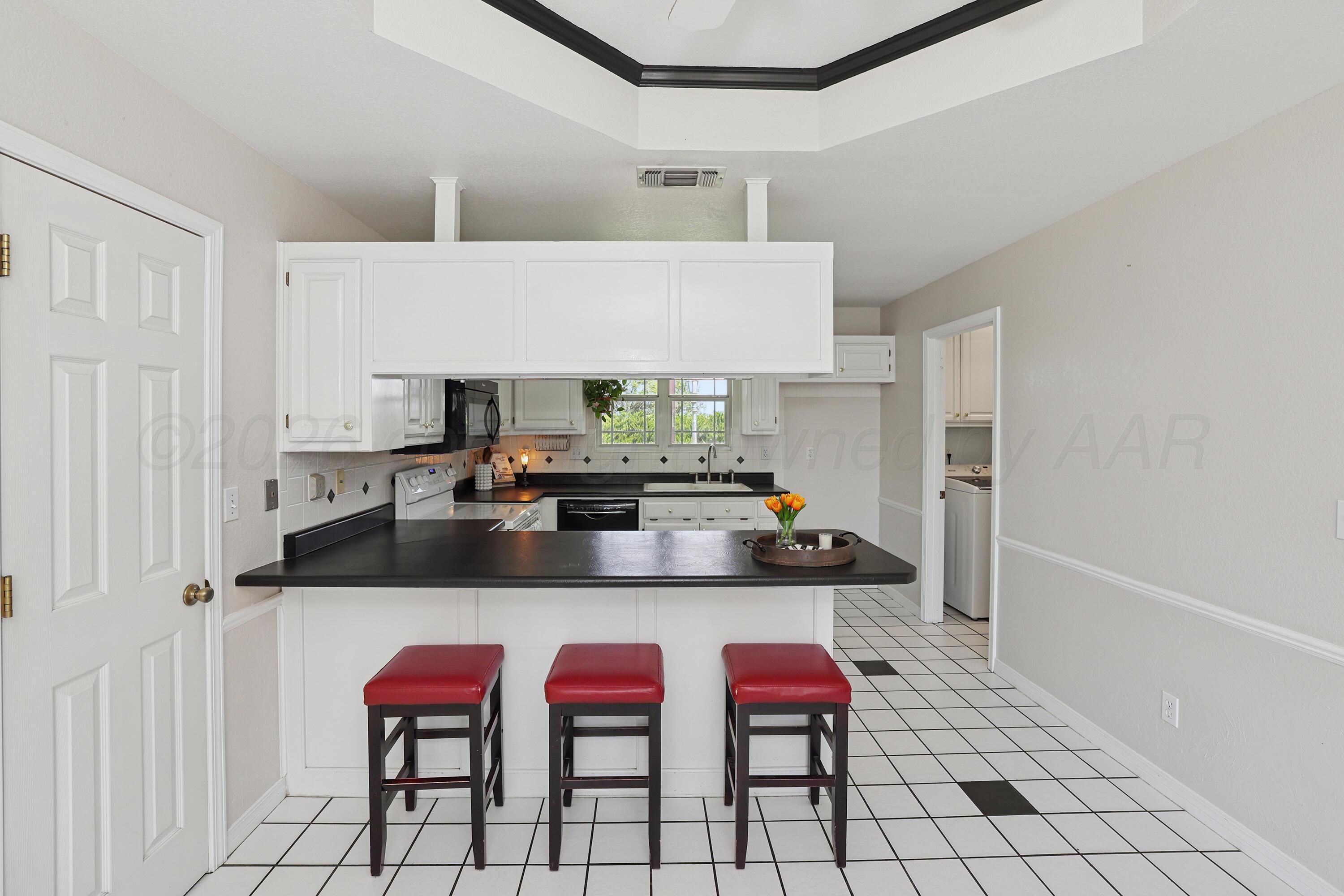 5621 White Fence Road Canyon, TX 79015 - Photo 15 of 56 15-Kitchen