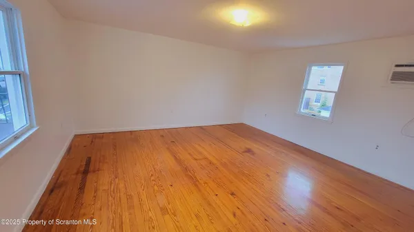 $1,600 | 114 Dickson Street, Duryea, PA 18642