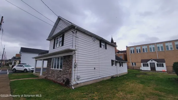 $1,600 | 114 Dickson Street, Duryea, PA 18642