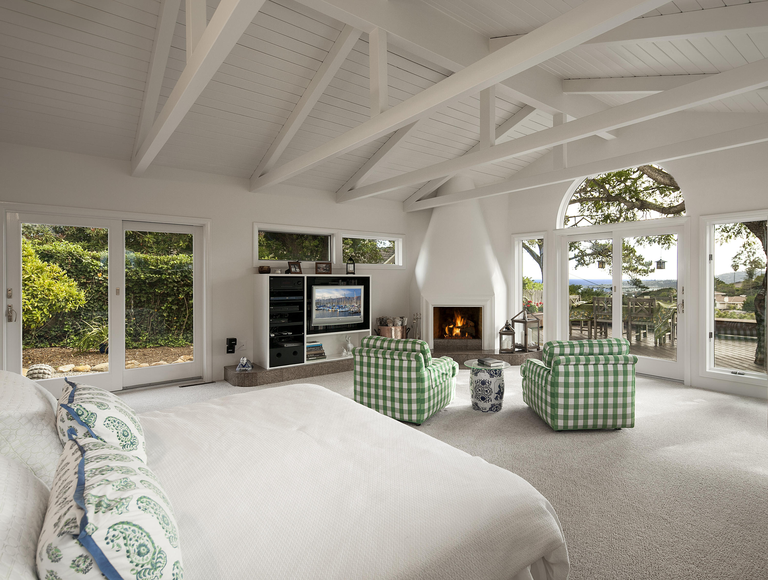 211 Rametto Road Santa Barbara, CA 93108 - Photo 8 of 14 Master bedroom
