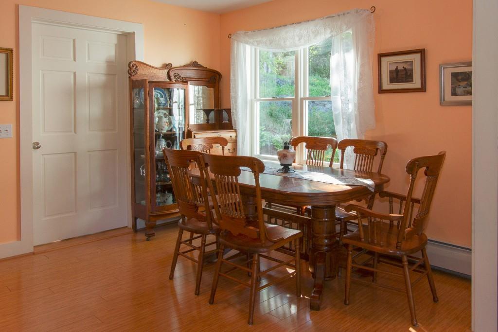 7 Reed's Road Seal Cove, ME 04674 - Photo 14 of 32 Dining room