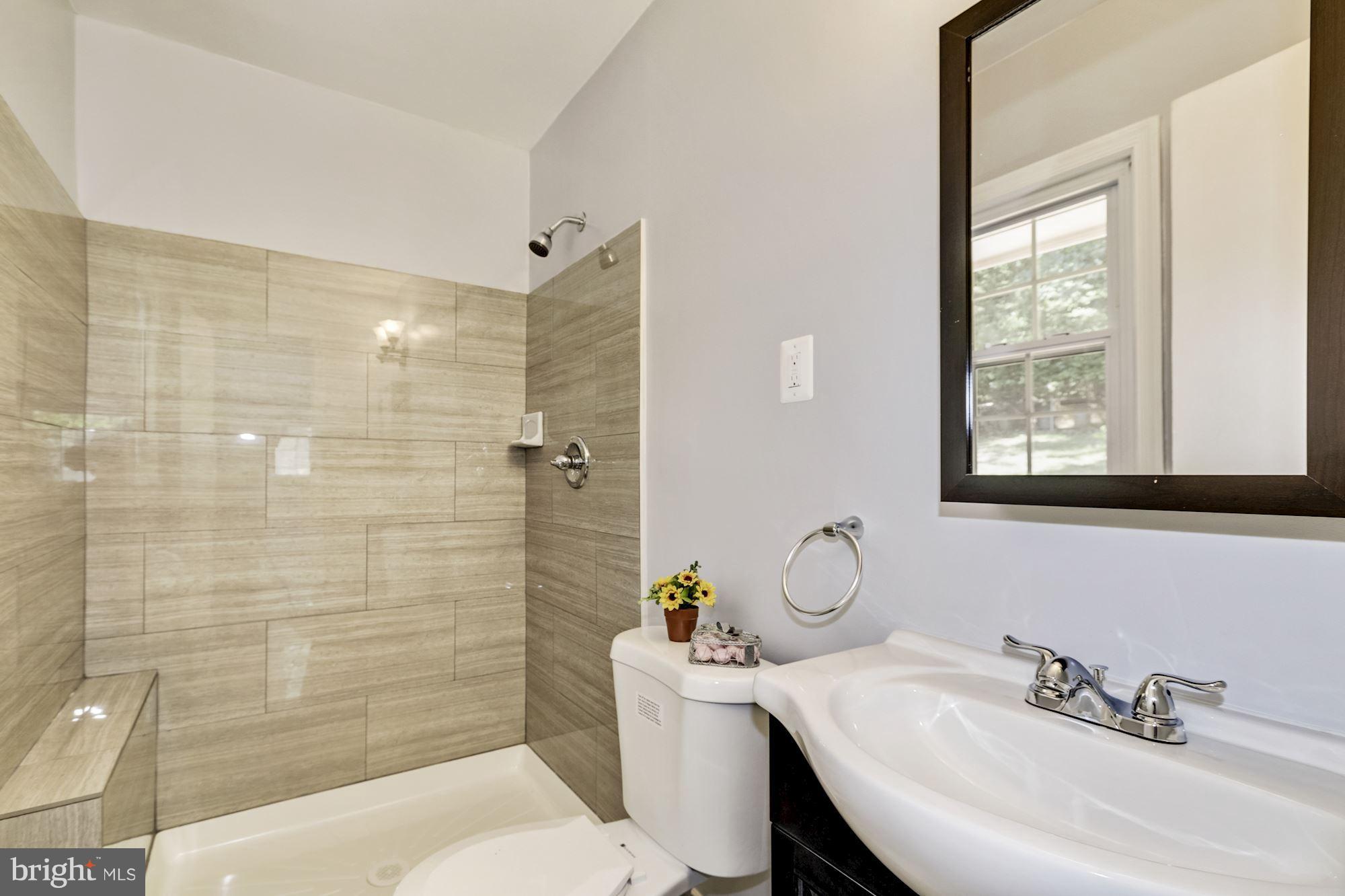 7609 Carteret Road Bethesda, MD 20817 - Photo 17 of 27 Bath (Master)