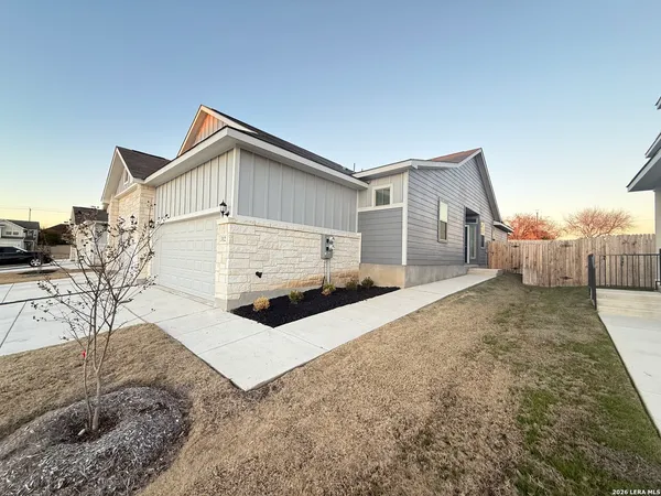 $1,695 | 312 Caleb Court, Cibolo, TX 78108