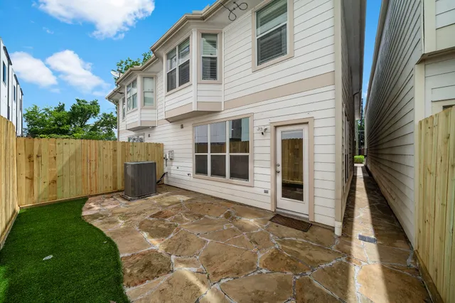 $3,250 | 1517 Asbury Street, Houston, TX 77007