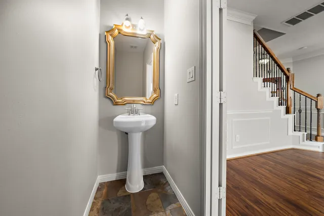 $3,250 | 1517 Asbury Street, Houston, TX 77007