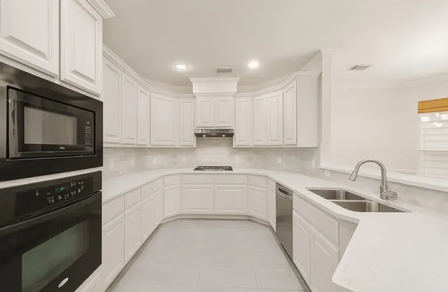 $3,250 | 1517 Asbury Street, Houston, TX 77007