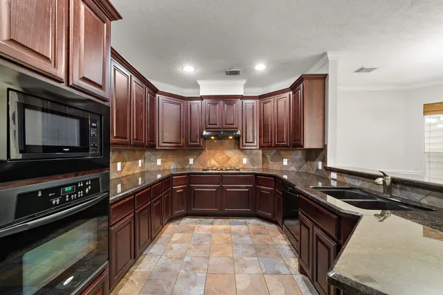 $3,250 | 1517 Asbury Street, Houston, TX 77007