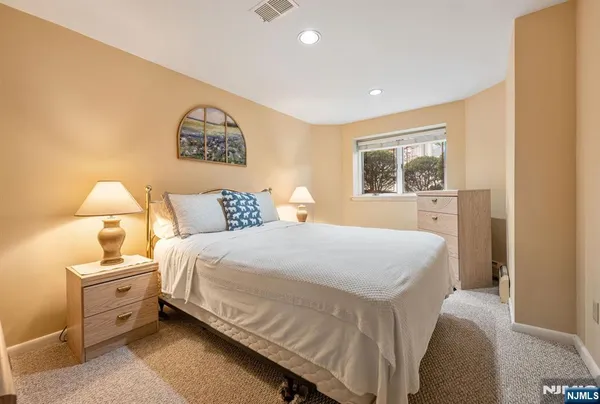 $875,000 | 702 Holly Court, Unit T125, Norwood, NJ 07648