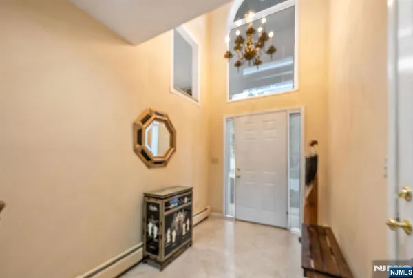 $875,000 | 702 Holly Court, Unit T125, Norwood, NJ 07648