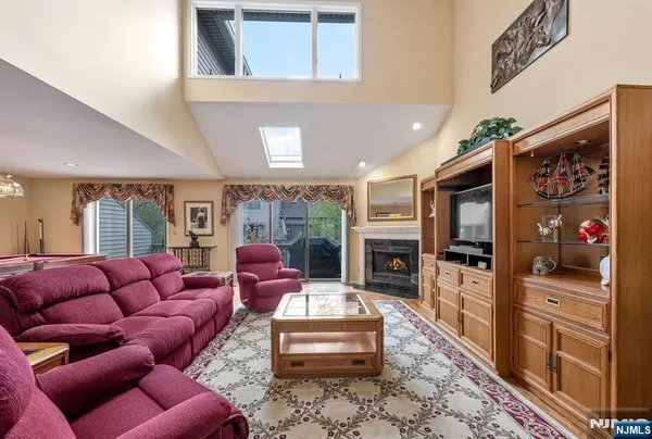 $875,000 | 702 Holly Court, Unit T125, Norwood, NJ 07648