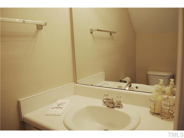 1729 Grace Brook Road Raleigh, NC 27609 - Photo 5 of 25