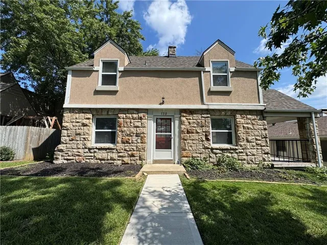 $285,000 | 738 East Meyer Boulevard, Kansas City, MO 64131