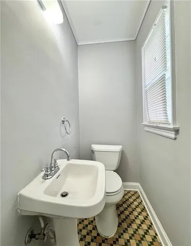 $285,000 | 738 East Meyer Boulevard, Kansas City, MO 64131