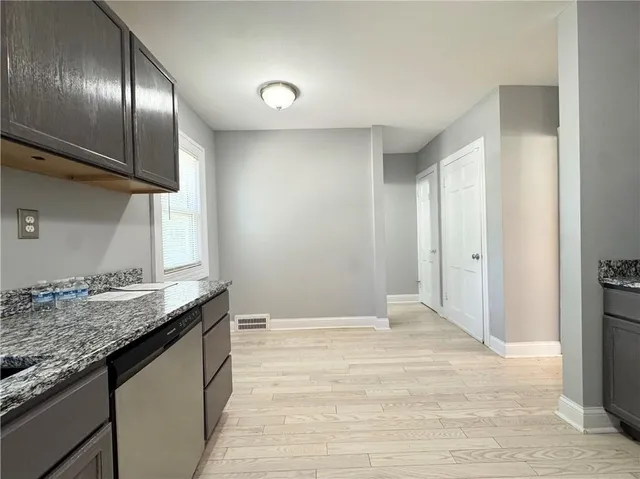 $285,000 | 738 East Meyer Boulevard, Kansas City, MO 64131