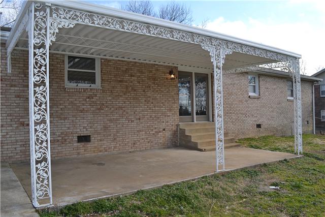 106 Chiroc Road Hendersonville, TN 37075 - Photo 17 of 20 The large covered patio is spacious enough for a dining table & conversation set. It's the ideal place to sit & watch children or pets playing in the large, fenced backyard.
