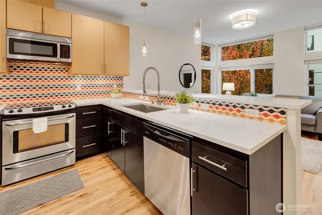 $619,000 | 7721 15th Avenue Northwest, Unit A, Seattle, WA 98117