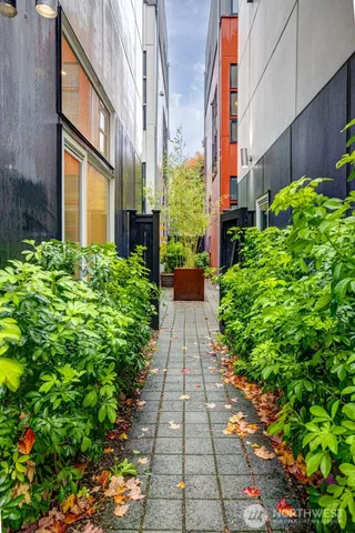 $619,000 | 7721 15th Avenue Northwest, Unit A, Seattle, WA 98117