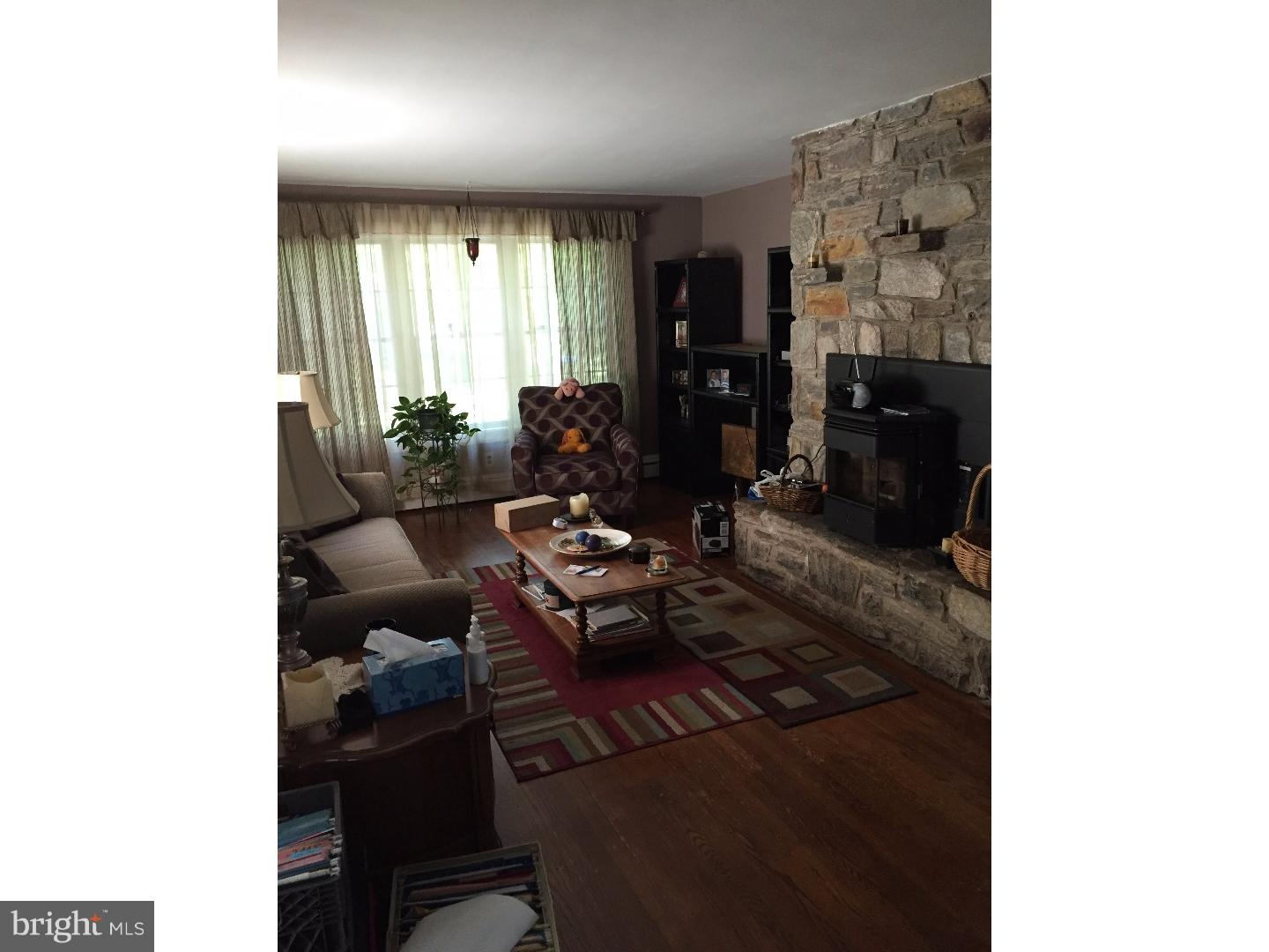 708 Derstine Road Hatfield, PA 19440 - Photo 5 of 22 Living Room