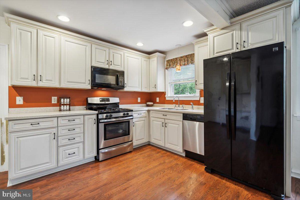235 Newportville Road Croydon, PA 19021 - Photo 8 of 27 Kitchen