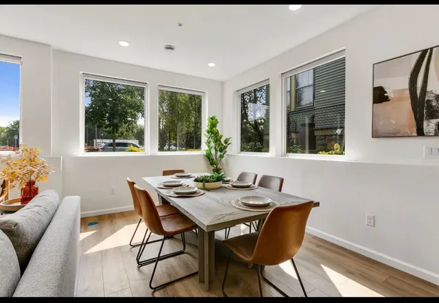 $3,200 | 3310 Lyndale Avenue South, Minneapolis, MN 55408