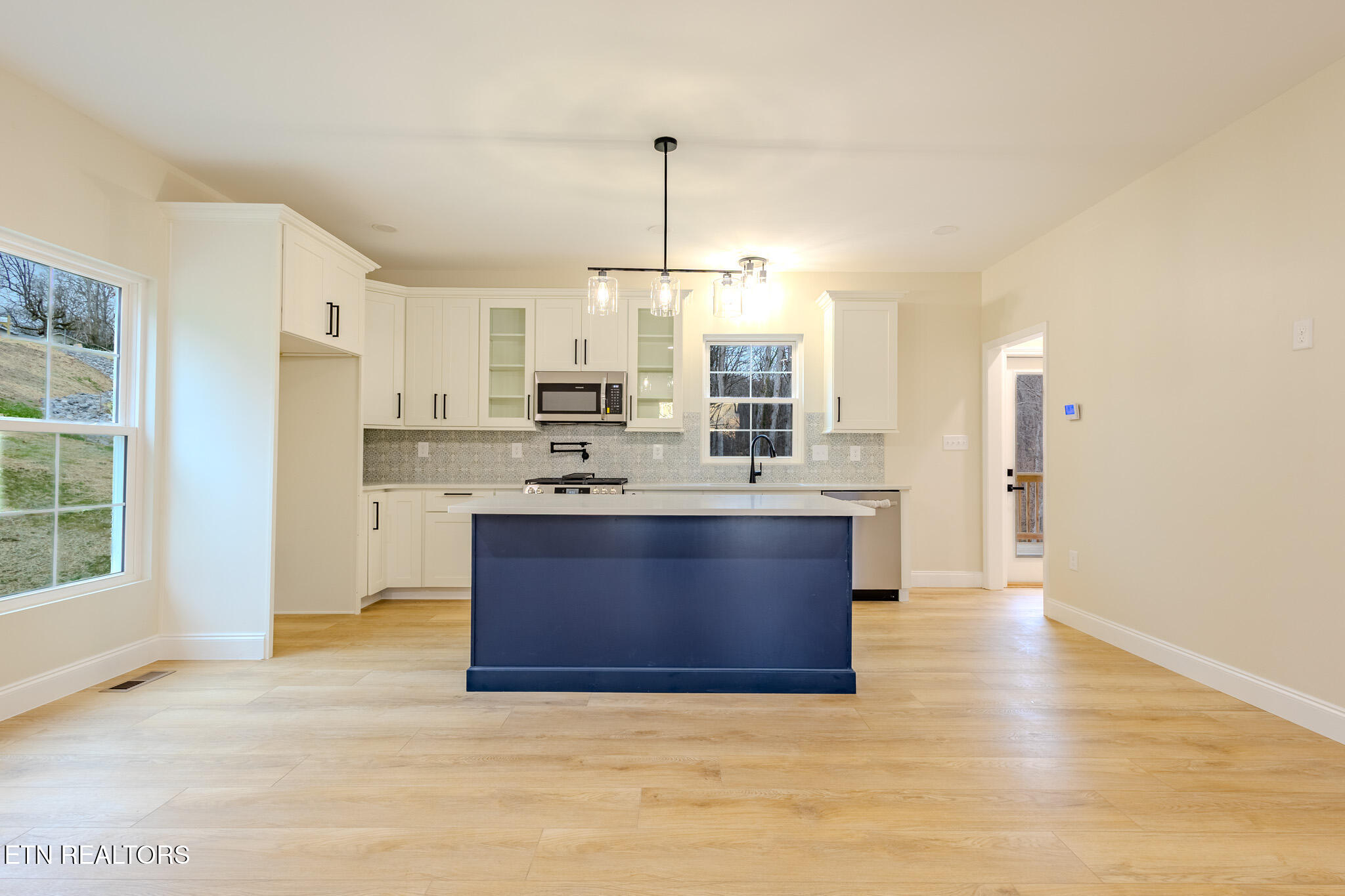 158 California Avenue Oak Ridge, TN 37830 - Photo 17 of 39 1N9A8934-HDR