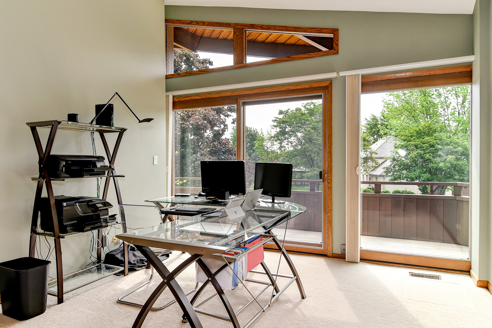 39 Fawn Court Burr Ridge, IL 60527 - Photo 20 of 46 a work room with furniture and wooden floor