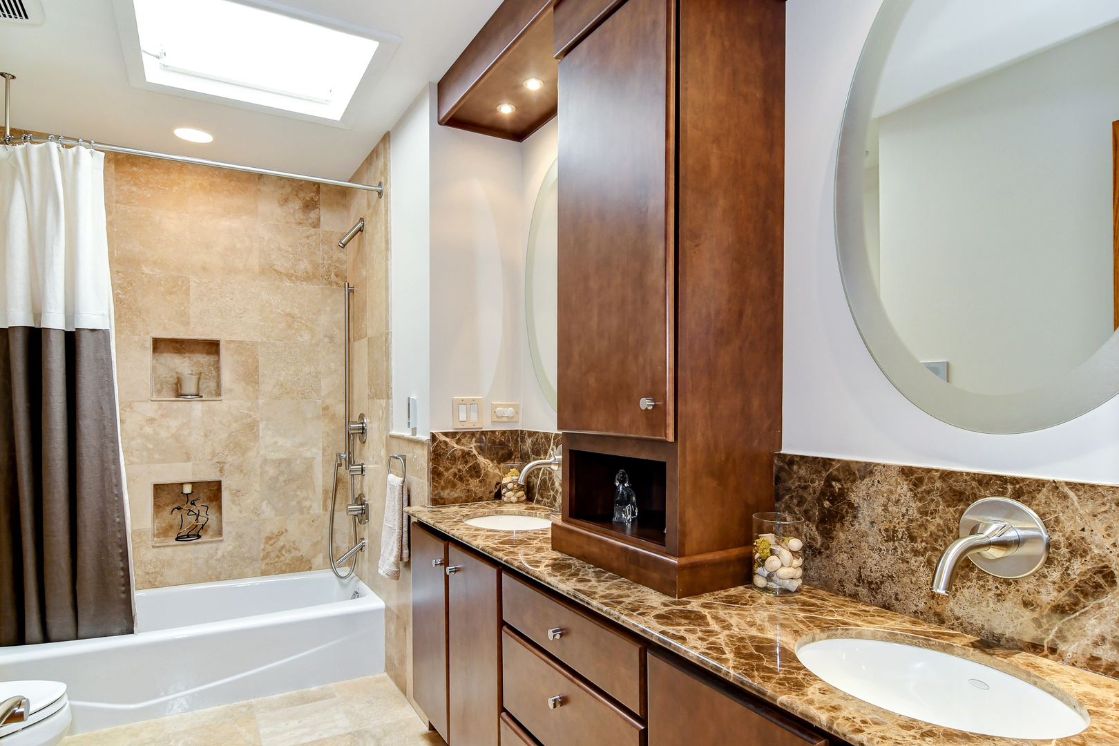 39 Fawn Court Burr Ridge, IL 60527 - Photo 23 of 46 a bathroom with a granite countertop sink and a mirror