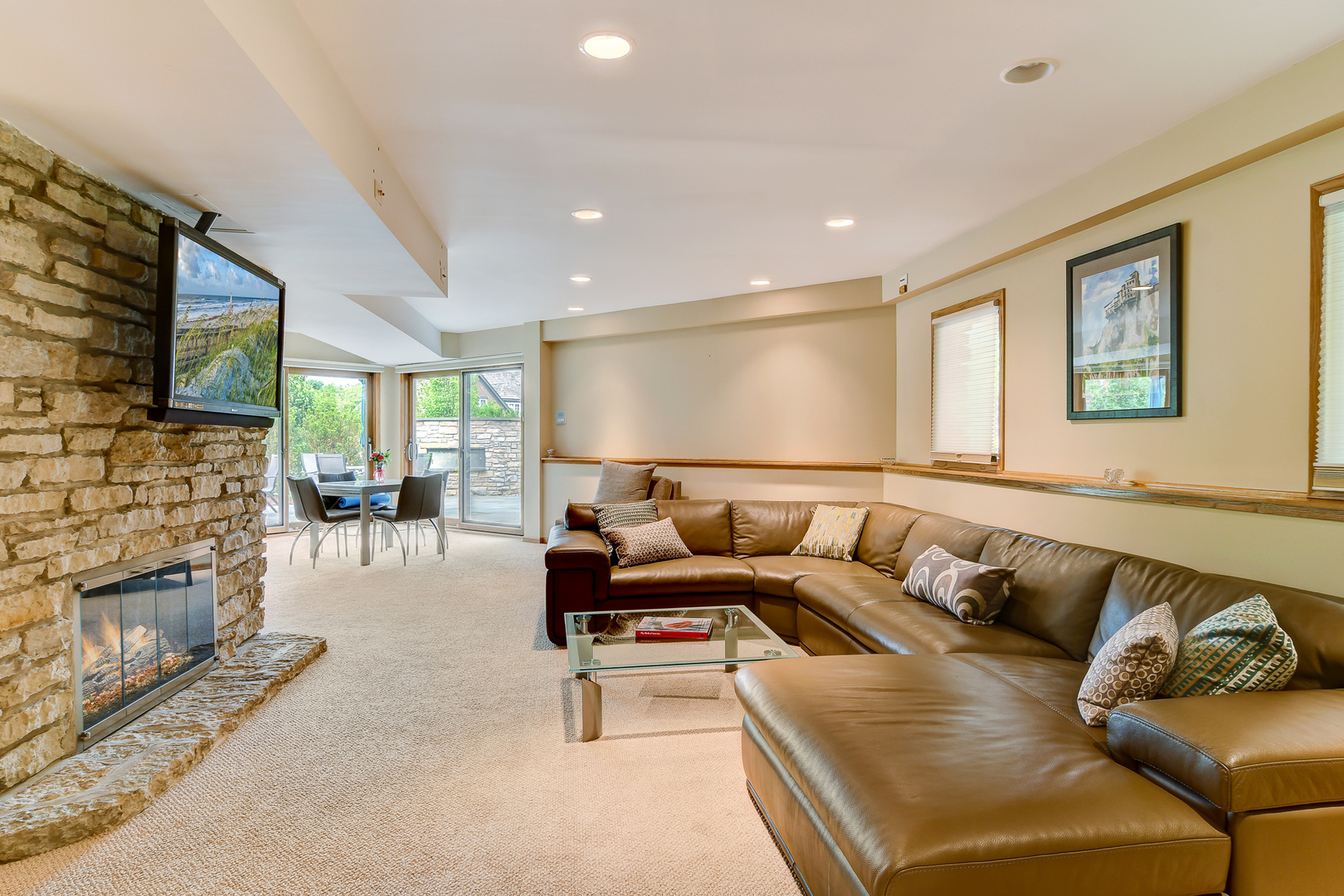 39 Fawn Court Burr Ridge, IL 60527 - Photo 29 of 46 a living room with furniture and a flat screen tv