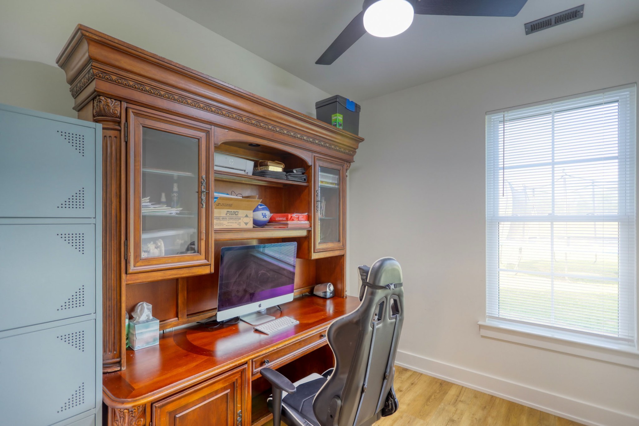 290 Dink Rut Road Portland, TN 37148 - Photo 17 of 56 a workspace with furniture and window