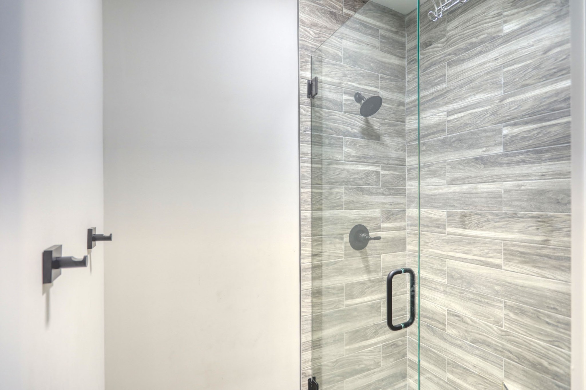 290 Dink Rut Road Portland, TN 37148 - Photo 39 of 56 a bathroom with a shower