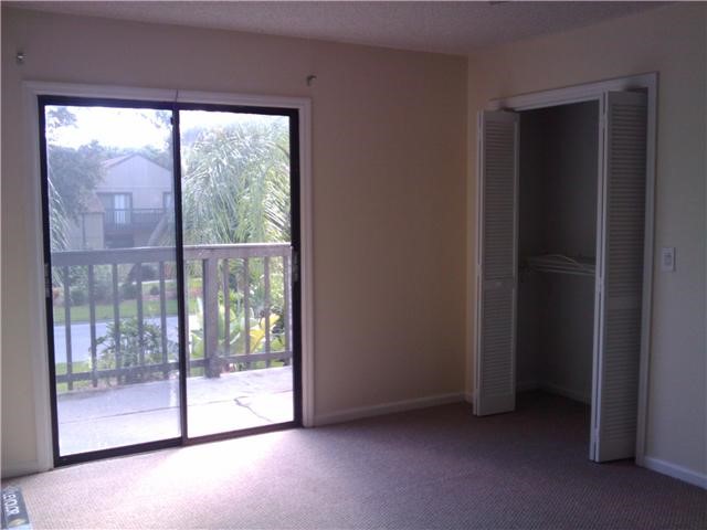 1587 39th Avenue, Unit R4 Vero Beach, FL 32960 - Photo 11 of 20