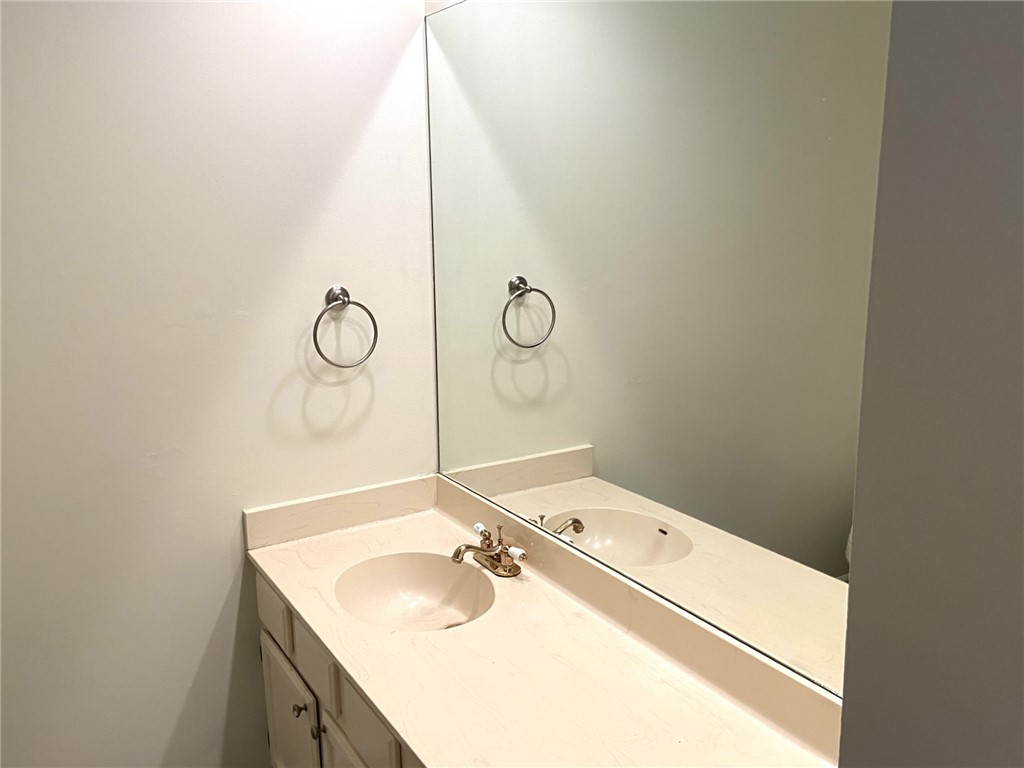 1587 39th Avenue, Unit R4 Vero Beach, FL 32960 - Photo 12 of 20