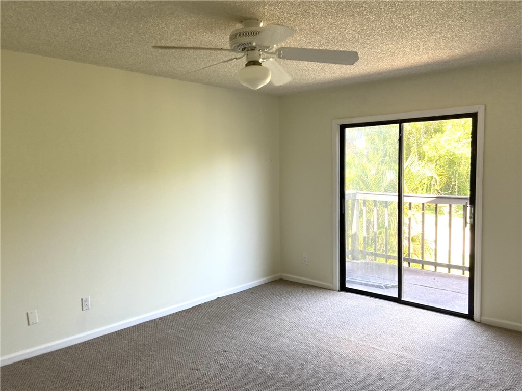 1587 39th Avenue, Unit R4 Vero Beach, FL 32960 - Photo 14 of 20
